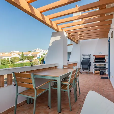 Apartment Sweet Arrifana // Beachhouse
