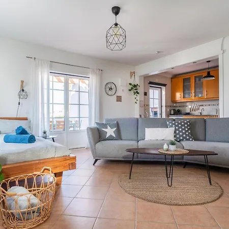 Sweet Arrifana // Beachhouse Apartment